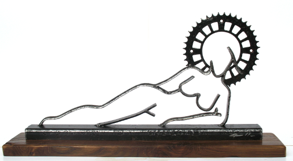 baigneuse couchée, sculpture de Vivien Lacueille